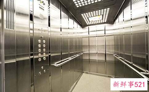 乘坐电梯遇险怎么救命