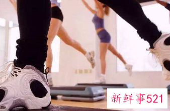 时尚运动踏板操