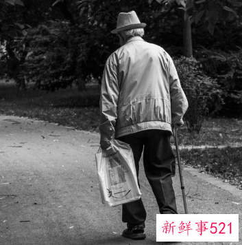 奶奶赠孙女3套房不被赡养反被起诉结果