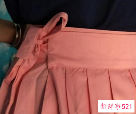 一片式打孔下裙怎么穿