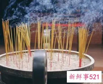 梦见去寺庙上香香断了是什么意思