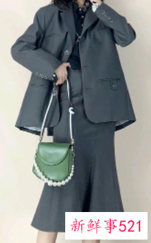 什么衣服适合搭配半身裙