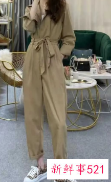 连体裤搭配什么好看