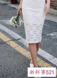 蕾丝长裙配什么鞋子