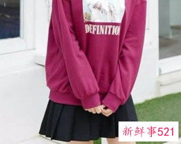 长款宽松卫衣怎么搭配下身好看