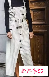 紧身开叉裙怎么搭配衣服