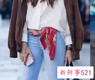 冬季丝巾穿搭黑色有帽毛衣