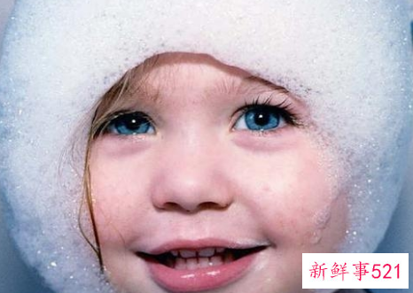 怎么让头发乌黑柔顺有光泽