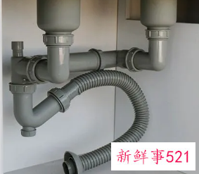 墙上水管接头内丝裂了