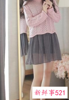 镂空衫里面怎么搭配