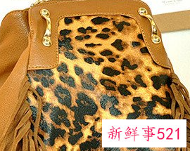 双肩背包女韩版潮时尚是很简单