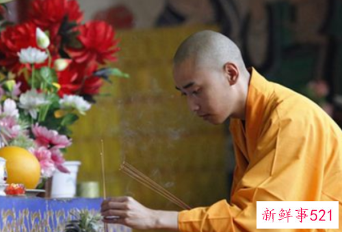 梦见到庙里拜神有什么征兆