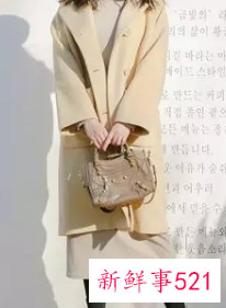 鹅黄外套内搭的最佳搭配