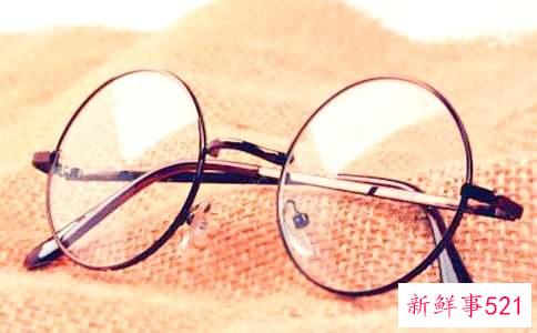 梦见看电影戴眼镜