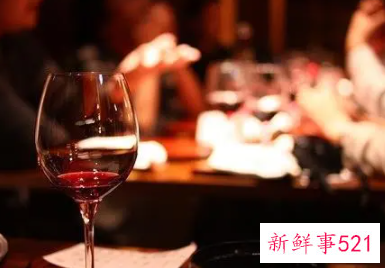 女人应酬场合说话的技巧