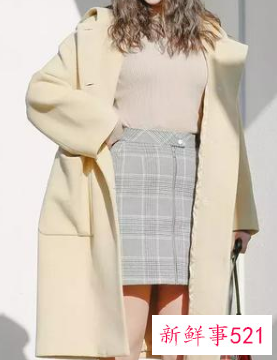 鹅黄外套内搭的最佳搭配