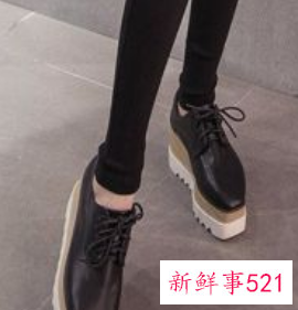 鞋子的搭配小脚裤