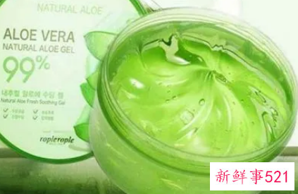 脸上脱皮干燥紧绷刺痛发红可以用芦荟胶吗