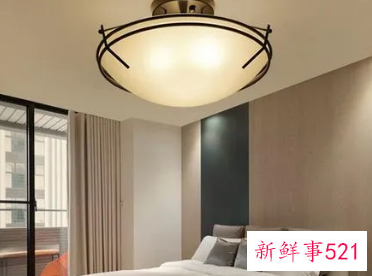 卧室吸顶灯怎么选择