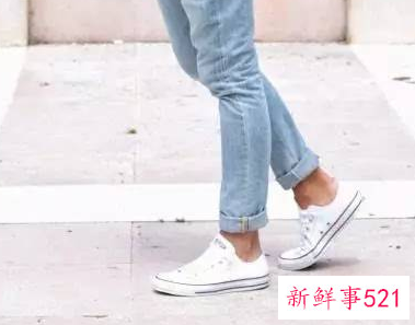 运动鞋配什么样的裤子