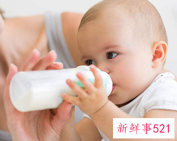 奶粉喂养正确姿势