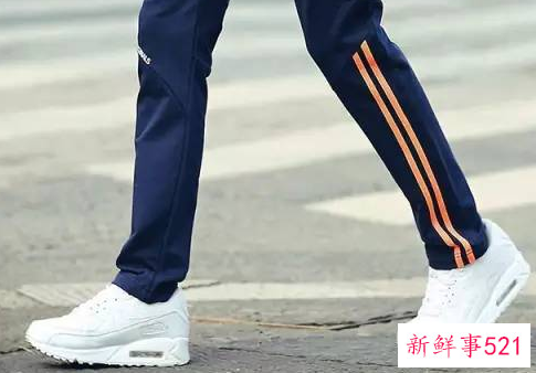运动鞋配什么样的裤子