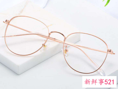 脸型瘦小的人适合什么眼镜