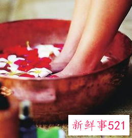 皮肤出油的原因以及解决办法