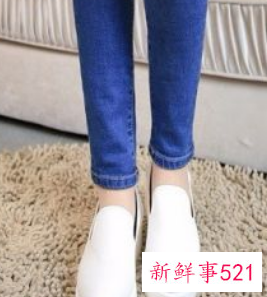 鞋子的搭配小脚裤