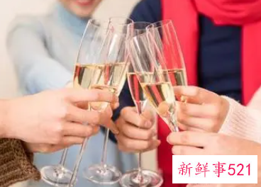 女人应酬场合说话的技巧