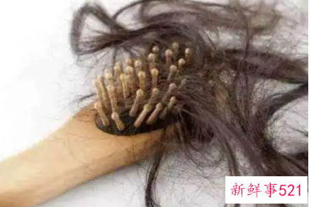 产后脱发吃什么长头发