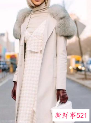 大衣买什么颜色才不过时