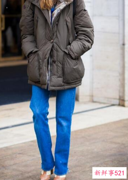 牛仔裤搭配什么羽绒服