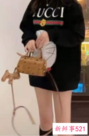 什么颜色穿出来显年轻