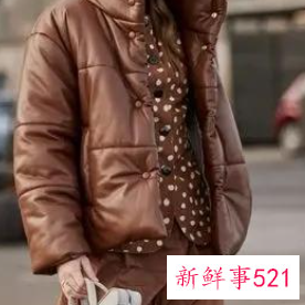 冬天买羽绒服什么颜色的最好