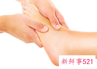 女生脚容易出汗脚臭