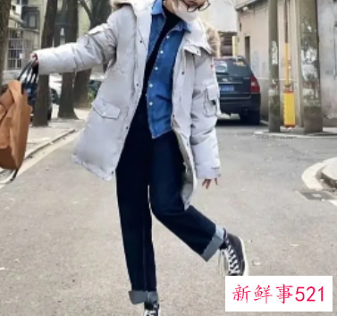 牛仔裤搭配什么羽绒服