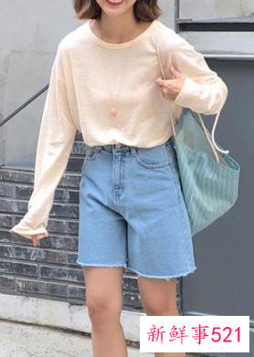 女生夏天简约穿搭