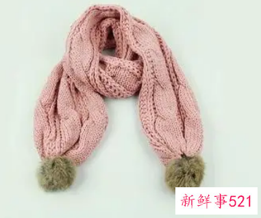 红色系裙子带什么围脖