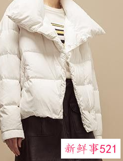 冬天买羽绒服什么颜色的最好