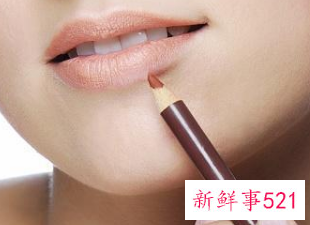 新手化淡妆的步骤和需要的化妆品