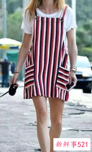 背带裙子怎么穿