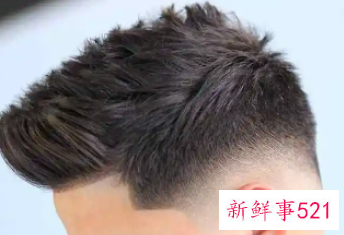 小男孩脸小适合什么发型