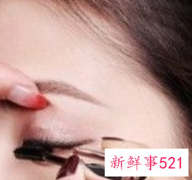 新手化淡妆的步骤和需要的化妆品