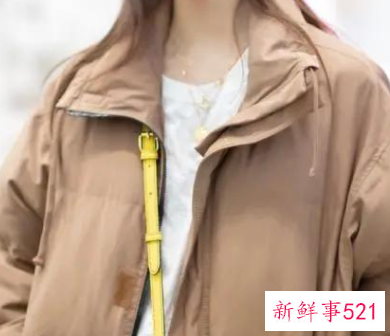 冬天买羽绒服什么颜色的最好