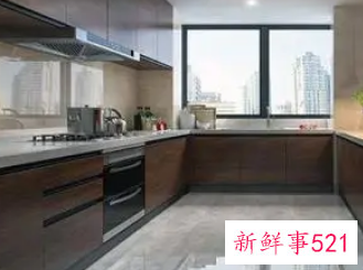 厨房有刺鼻辣嗓子味道