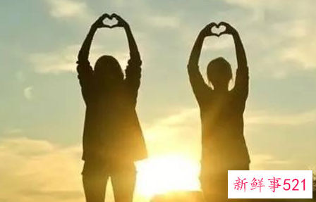 一个已婚男人对你暧昧的表现