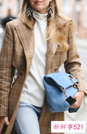 大衣买什么颜色才不过时