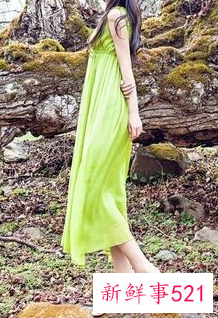 黑色长款连衣裙配什么鞋子合适