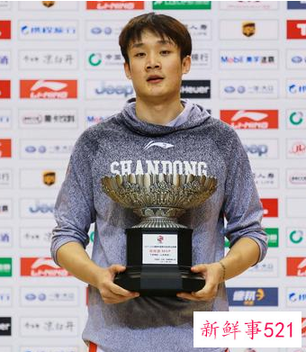 中国三人男篮奥运会名单出炉，胡金秋领衔